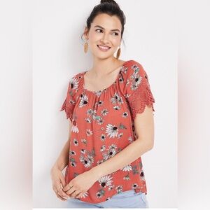 Maurices Floral Lace Trim Sleeve Top size Large